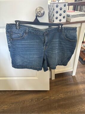 Plus-Size Blue Denim Women’s Shorts